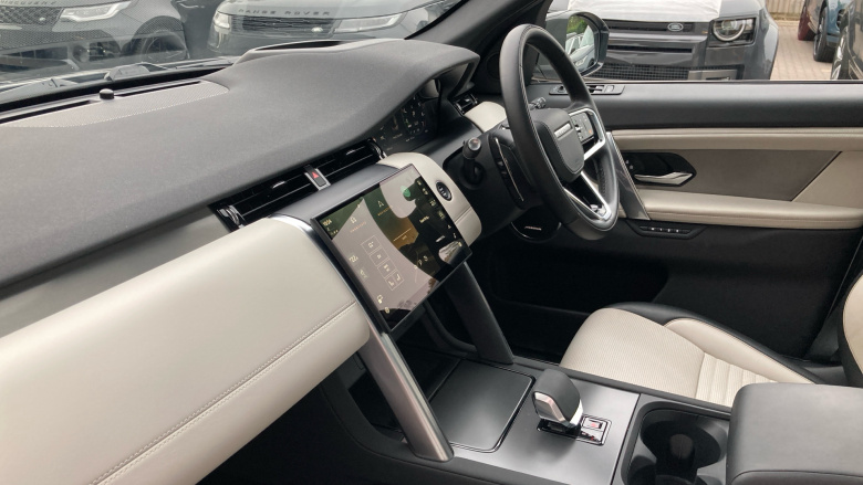 Land Rover Discovery Sport 1.5 P300e Dynamic HSE 5dr Auto [5 Seat] Station Wagon